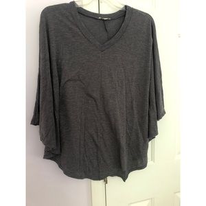 T-shirt Distressed Poncho